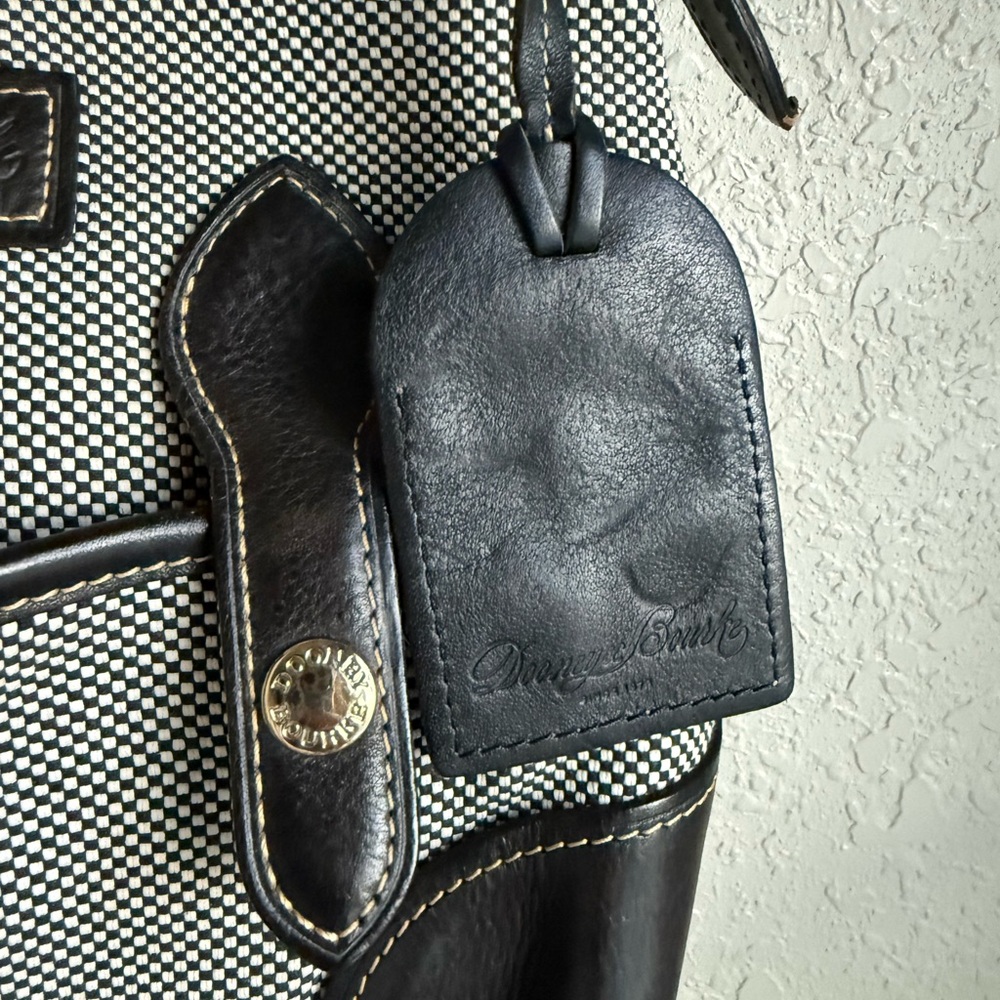 Vintage 1990s Dooney & Bourke Black and Cream Lucy Shoulder Bag - Picture 6 of 6